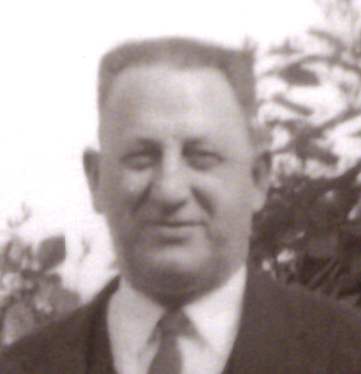 Photo of photos/Percy Edward McLennan 1905-1975 portrait